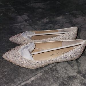 BETSY JOHNSON size 7  Elegant Beaded Women's Flats Ivory
